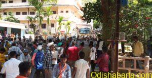 Police Lathi-Charge Agitating BJP Workers