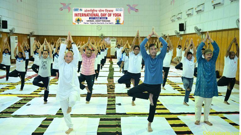 Yellow Black Modern 7 Principles of Design Presentation - 1