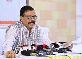 Minister Suresh Pujari