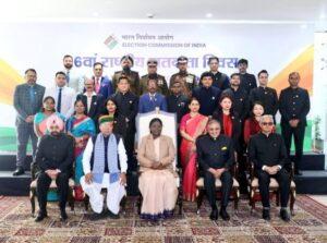 odisha collecter recev award fromprez