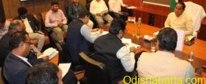 supply minister -with petrol issue