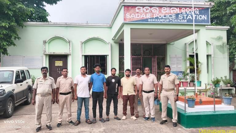 four-accuse-arrested